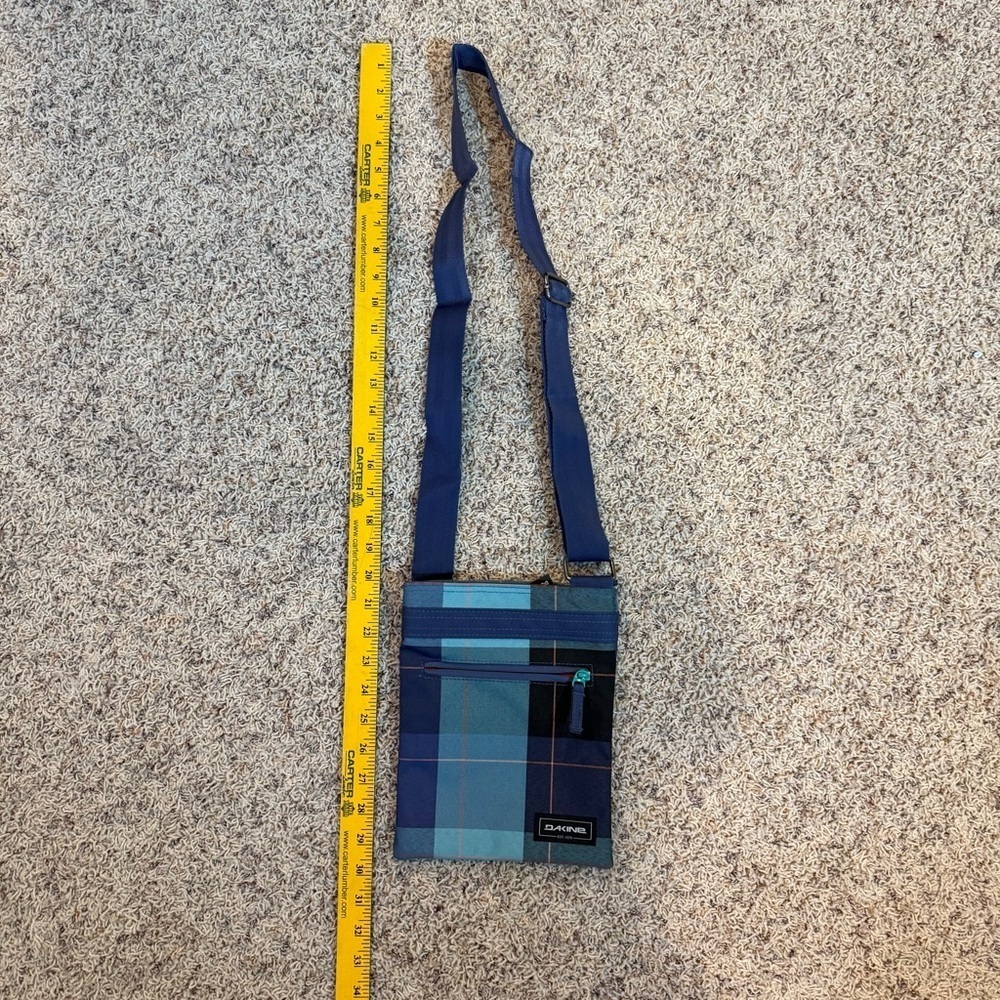 Dakine Jive Crossbody Shoulder Hand Bag Purse Blue Plaid New - Picture 5 of 9